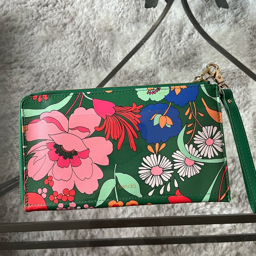 ban.do Green Floral Wristlet Clutch with Pink, Blue & White Flowers